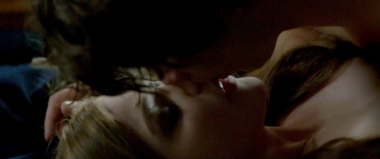 undressed women doing a handstand chloe grace sex scene